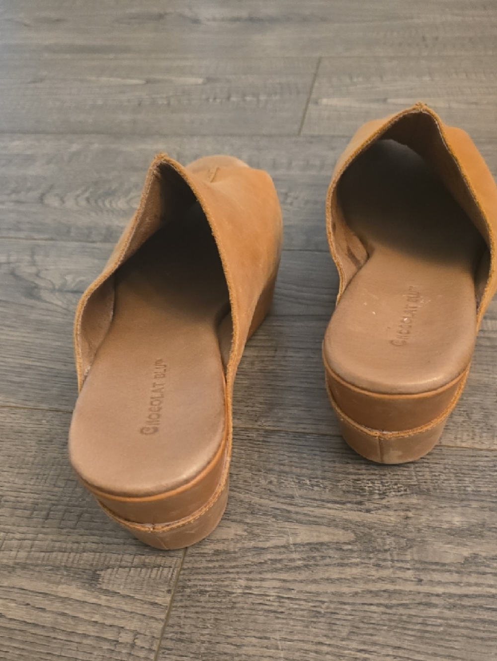 Chocolat Blu Tan Open-Toe Leather Slip-On Mules - Picture 3 of 6
